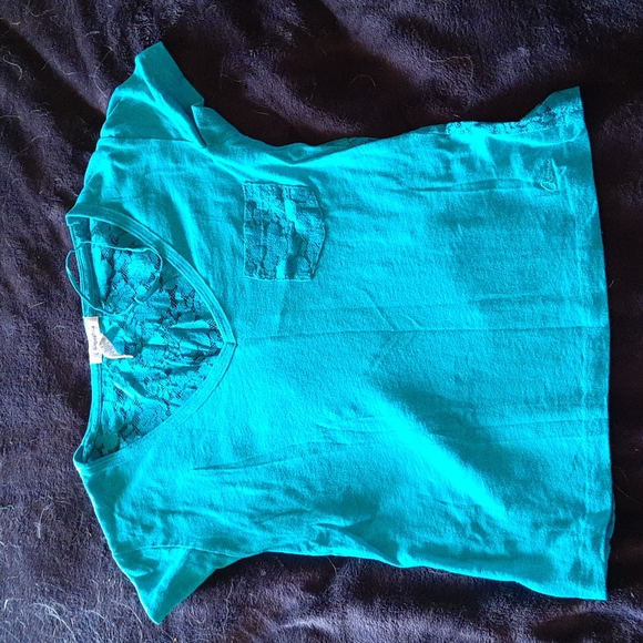 3/$20 Woman's Aeropostale Top - Picture 1 of 2